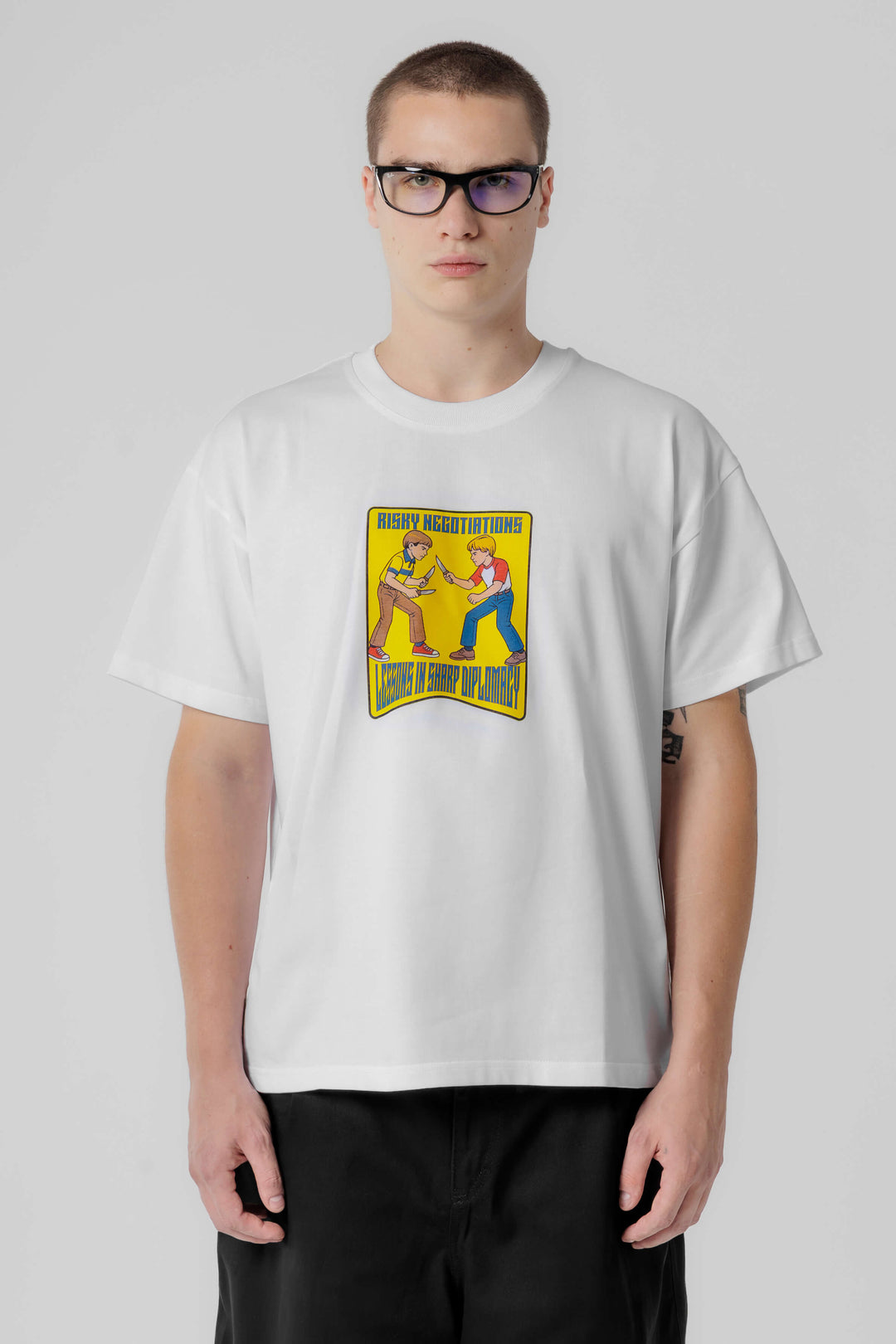 T-SHIRT "LESSONS IN SHARP DIPLOMACY"