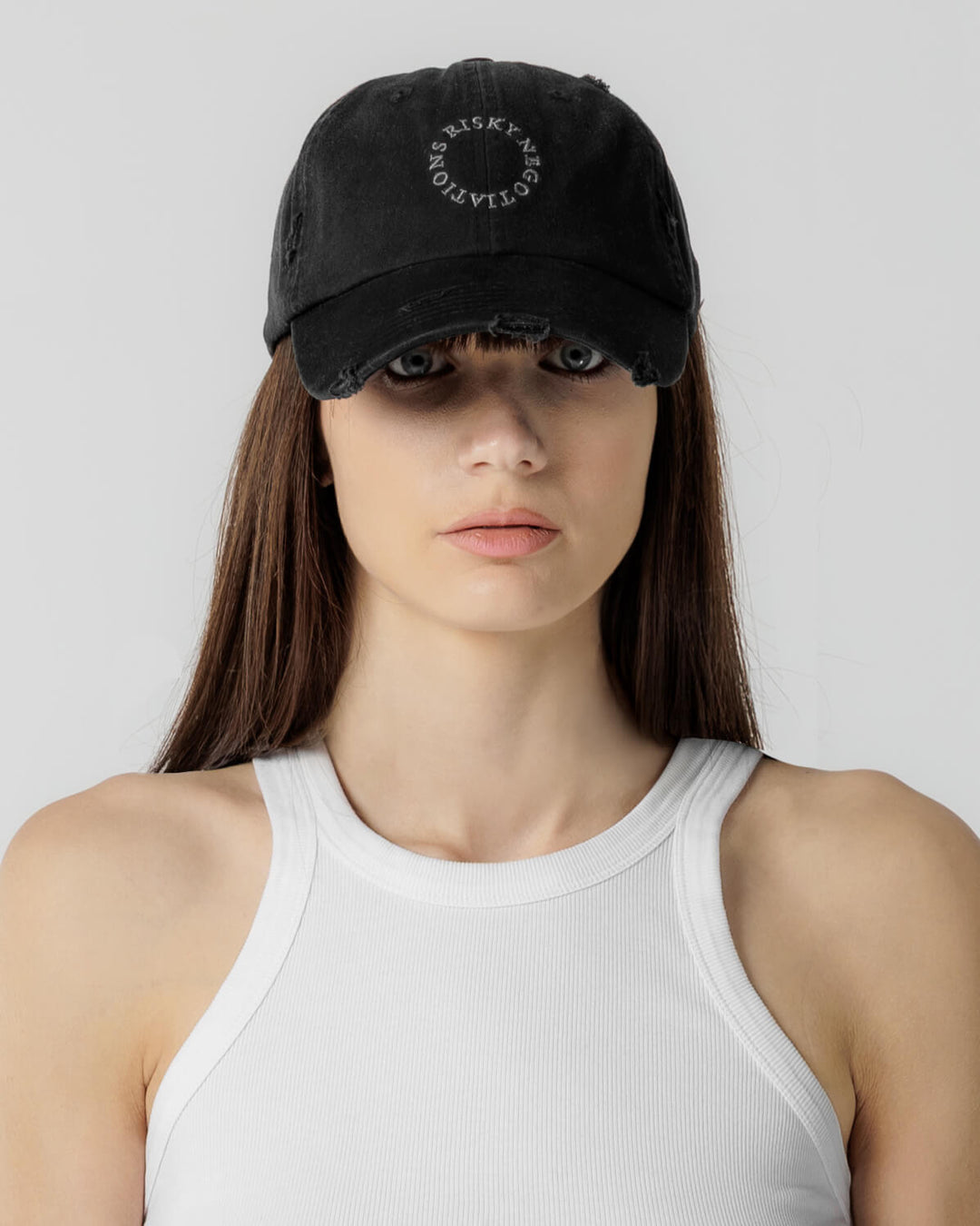 DISTRESSED CAP “CLOSE CIRCLE"